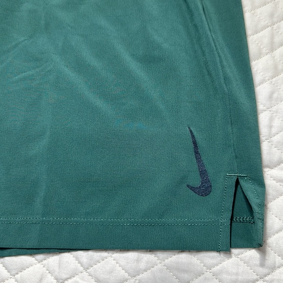 NIKE DRI Fit Running Athletic Short. Dark Green. Size Large Standard Fit. - Picture 5 of 10